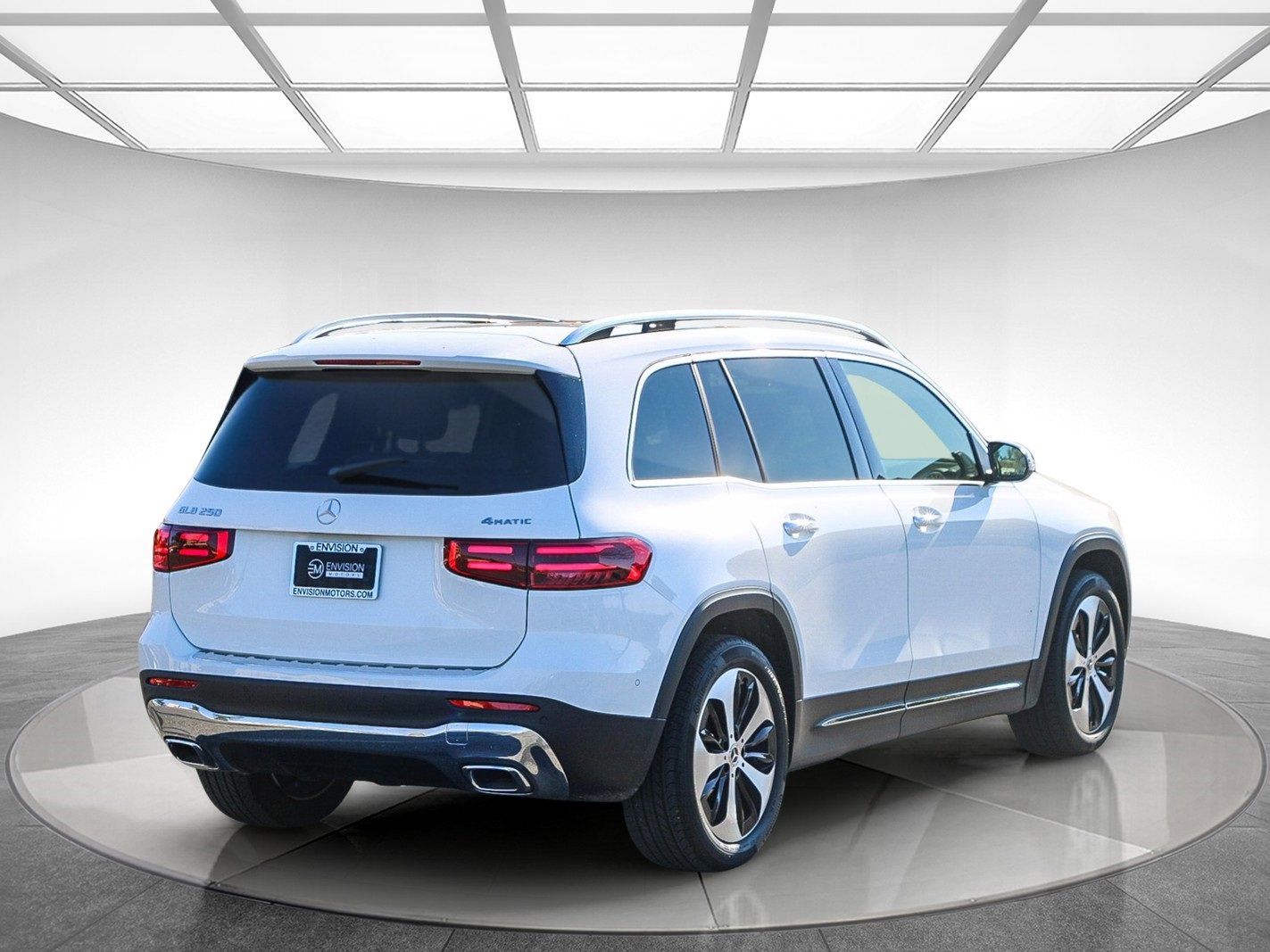 Certified 2025 Mercedes-Benz GLB 250 4MATIC image 4