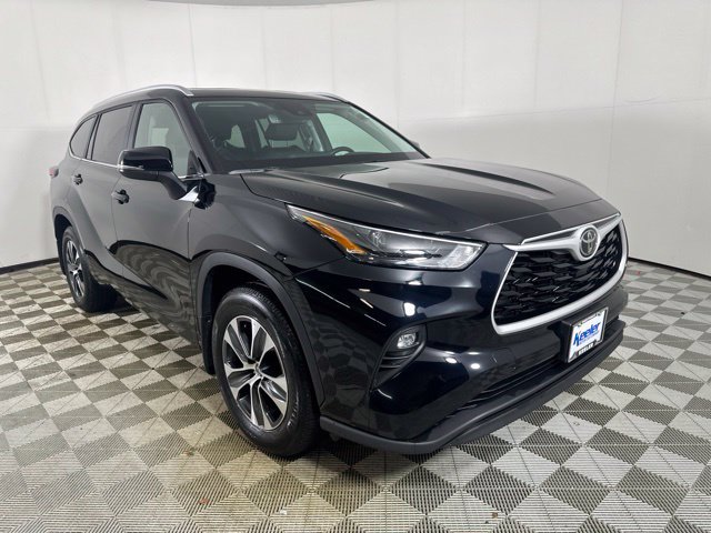 Used 2026 Toyota Highlander XLE AWD/4WD image 1