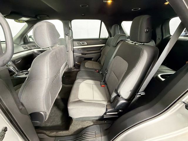 Used 2017 Ford Explorer XLT image 23