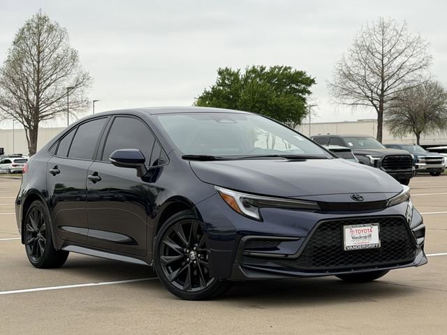 Used 2025 Toyota Corolla SE image 2