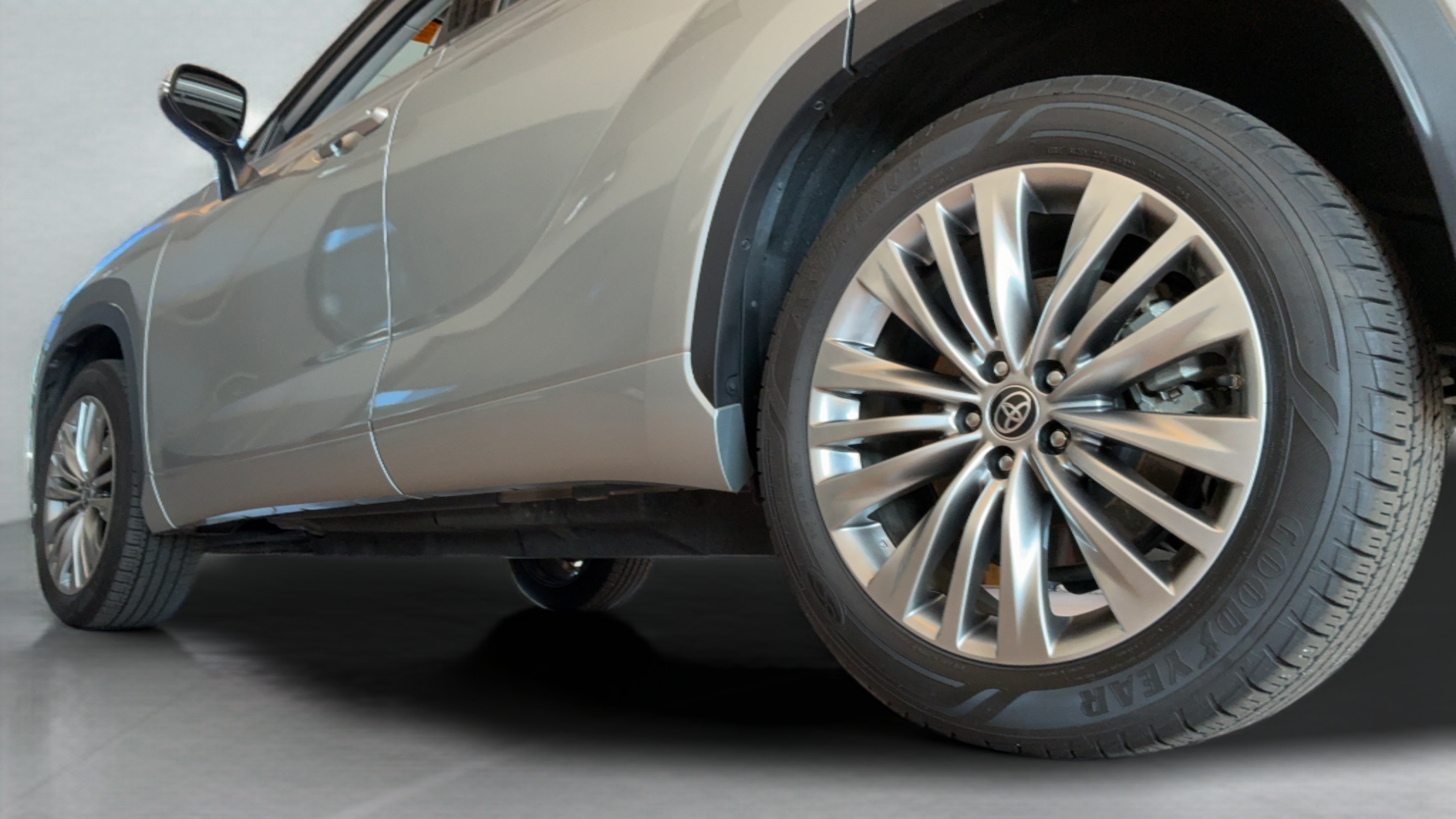 Used 2022 Toyota Highlander Platinum FWD image 44