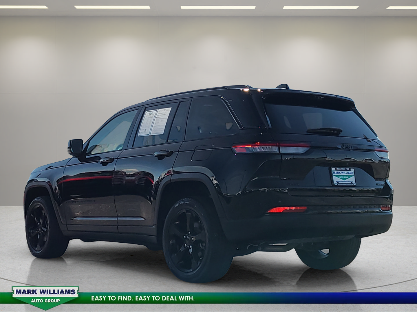 Used 2023 Jeep Grand Cherokee Limited w/ Luxury Tech Group II AWD/4WD image 6