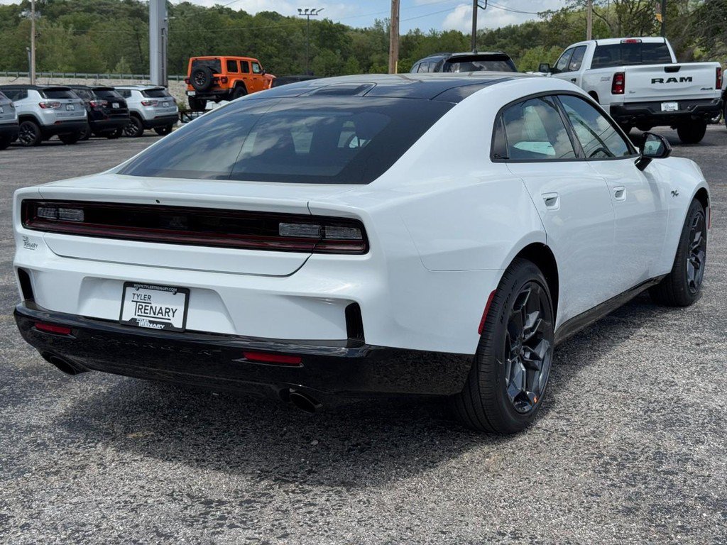 New 2026 Dodge Charger R/T w/ Blacktop Package AWD/4WD image 4