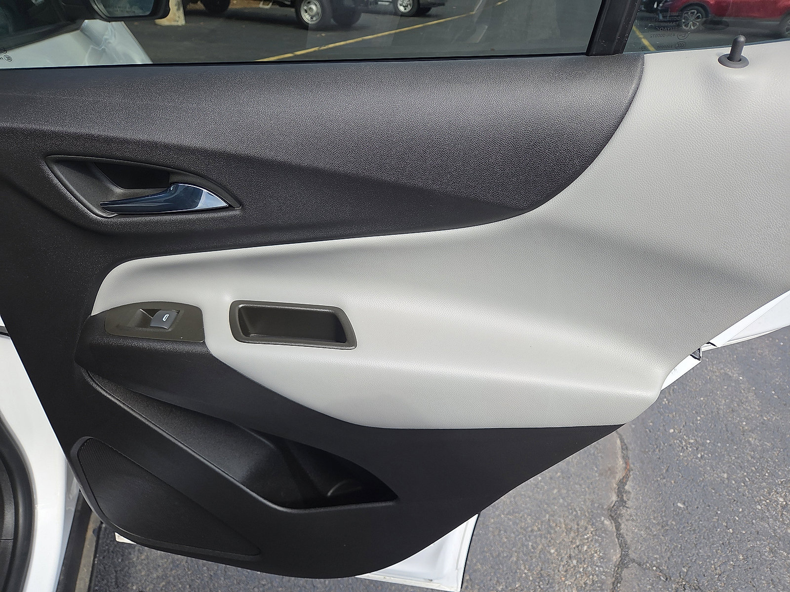 Certified 2024 Chevrolet Equinox LS w/ LS Convenience Package image 19