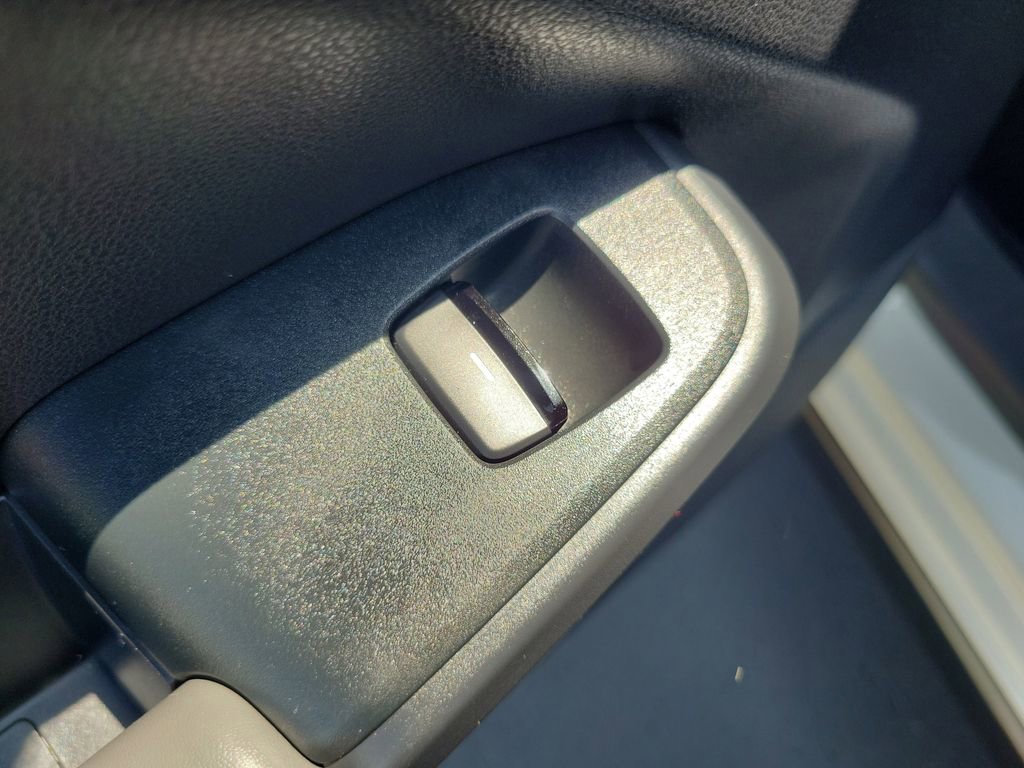 Used 2024 Subaru Crosstrek 2.0i Premium w/ Crosstrek Mirror Package image 16