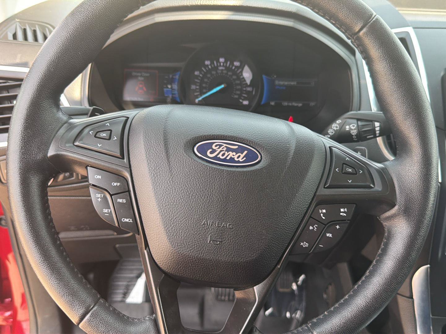 Used 2022 Ford Edge Titanium w/ Class II Trailer Tow Package AWD/4WD image 14