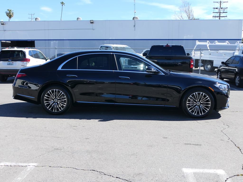 Used 2024 Mercedes-Benz S 580 4MATIC Sedan image 3