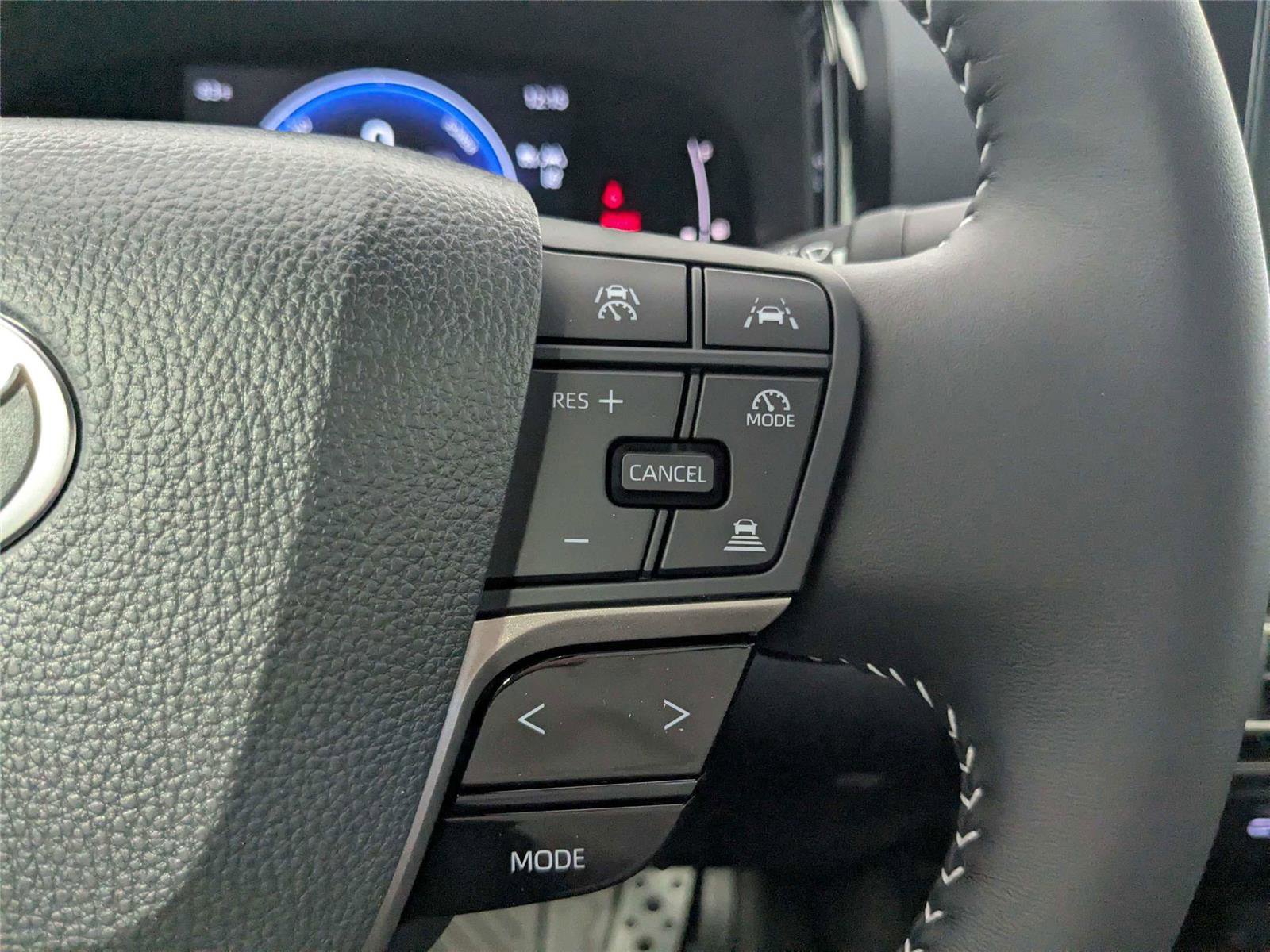 New 2026 Toyota Camry Hybrid FWD image 15