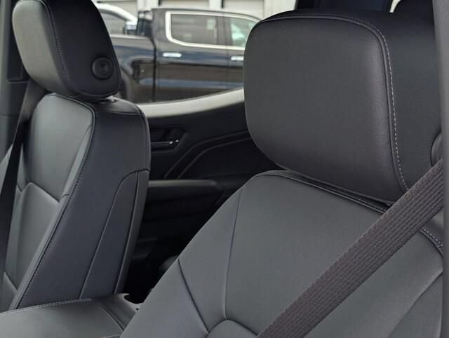 New 2026 GMC Canyon Elevation w/ Convenience Package RWD image 12