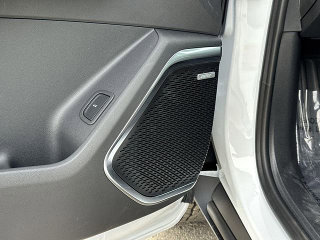 New 2026 GMC Acadia Elevation image 19