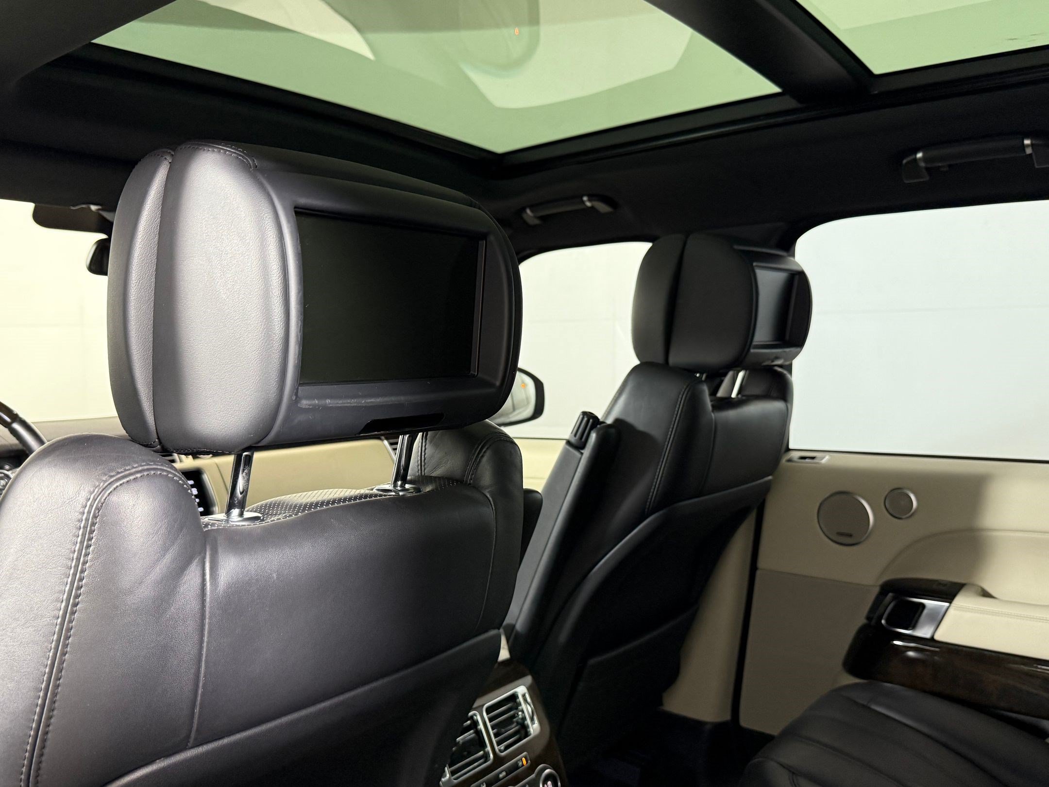 Used 2013 Land Rover Range Rover HSE AWD/4WD image 24