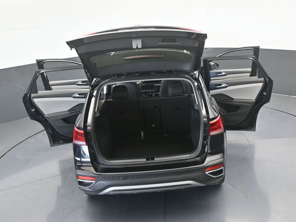 Used 2024 Volkswagen Taos SE image 68