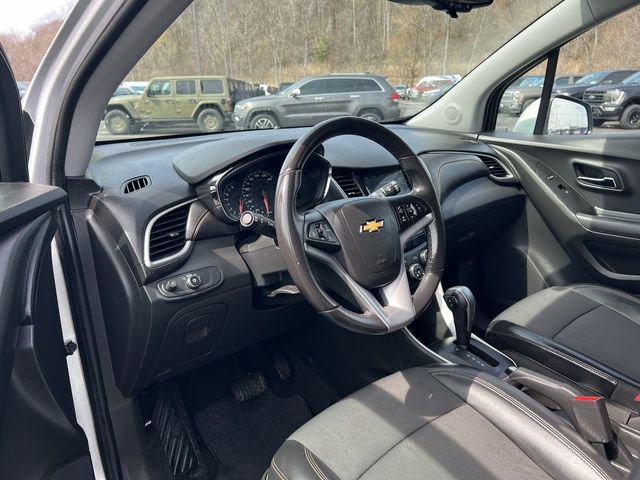 Used 2019 Chevrolet Trax LT w/ LT Convenience Package image 10