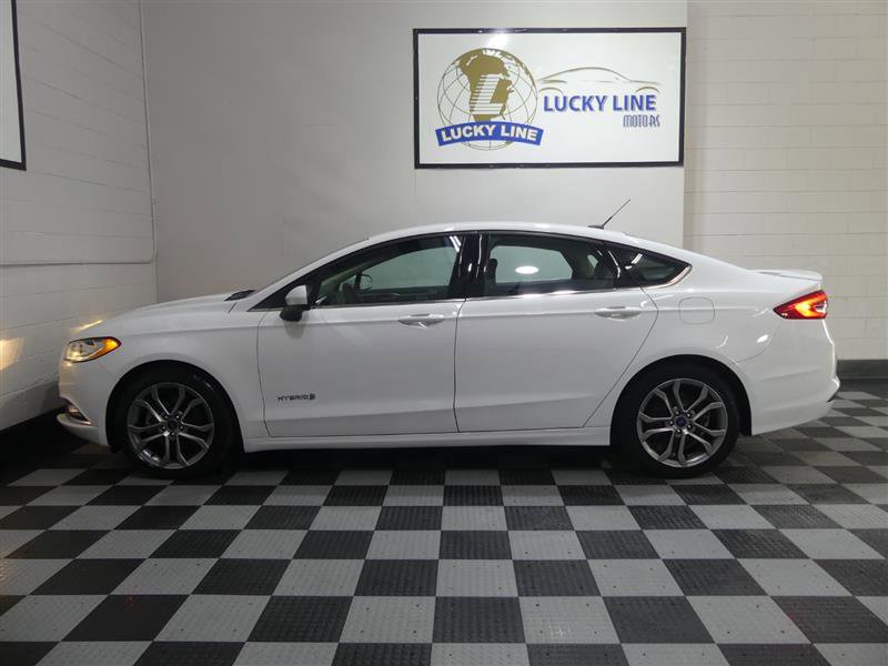 Used 2017 Ford Fusion SE w/ Equipment Group 601A image 7