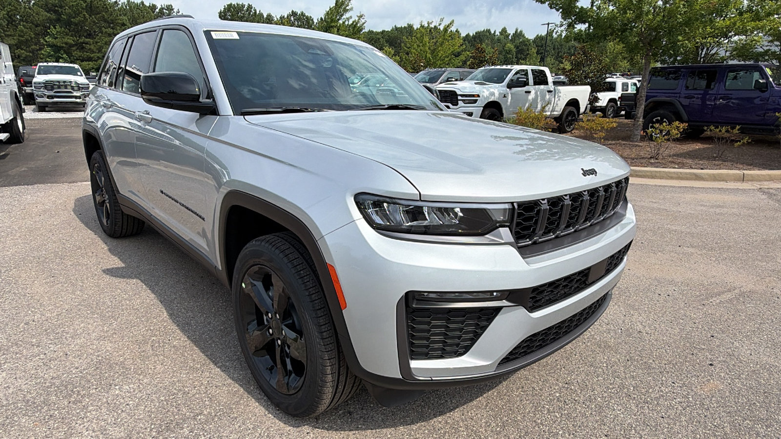 New 2026 Jeep Grand Cherokee Limited w/ Limited Altitude Package AWD/4WD image 5