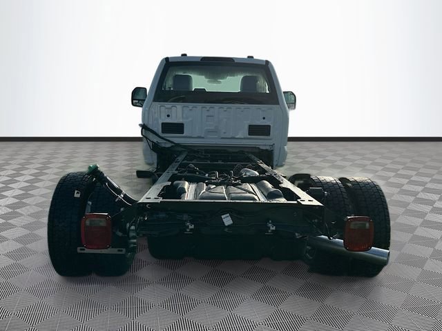 New 2025 Ford F550 4x4 Regular Cab Super Duty image 5