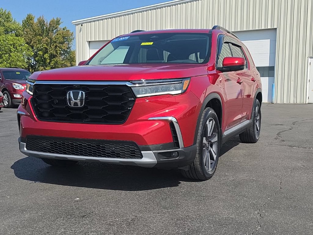 Certified 2025 Honda Pilot Elite image 3