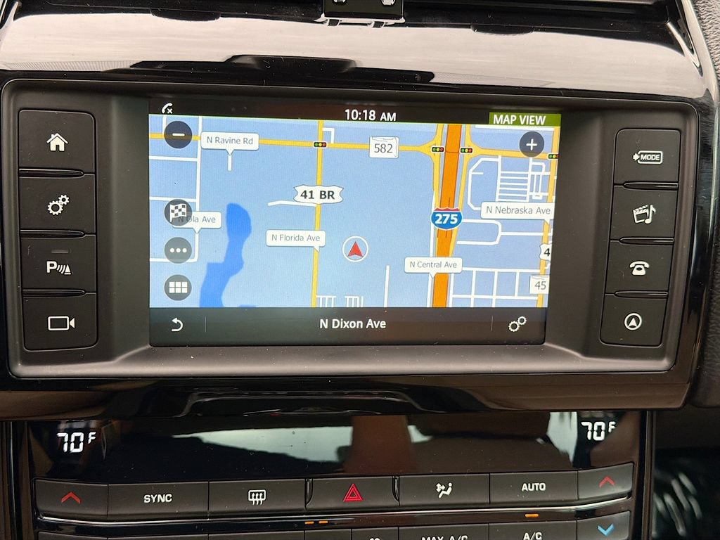 Used 2017 Jaguar XE Premium RWD image 31