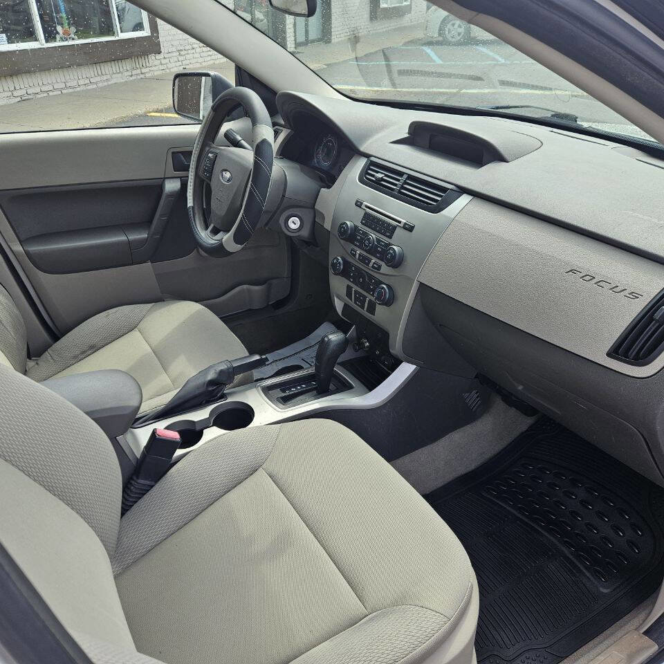 Used 2009 Ford Focus S FWD image 13