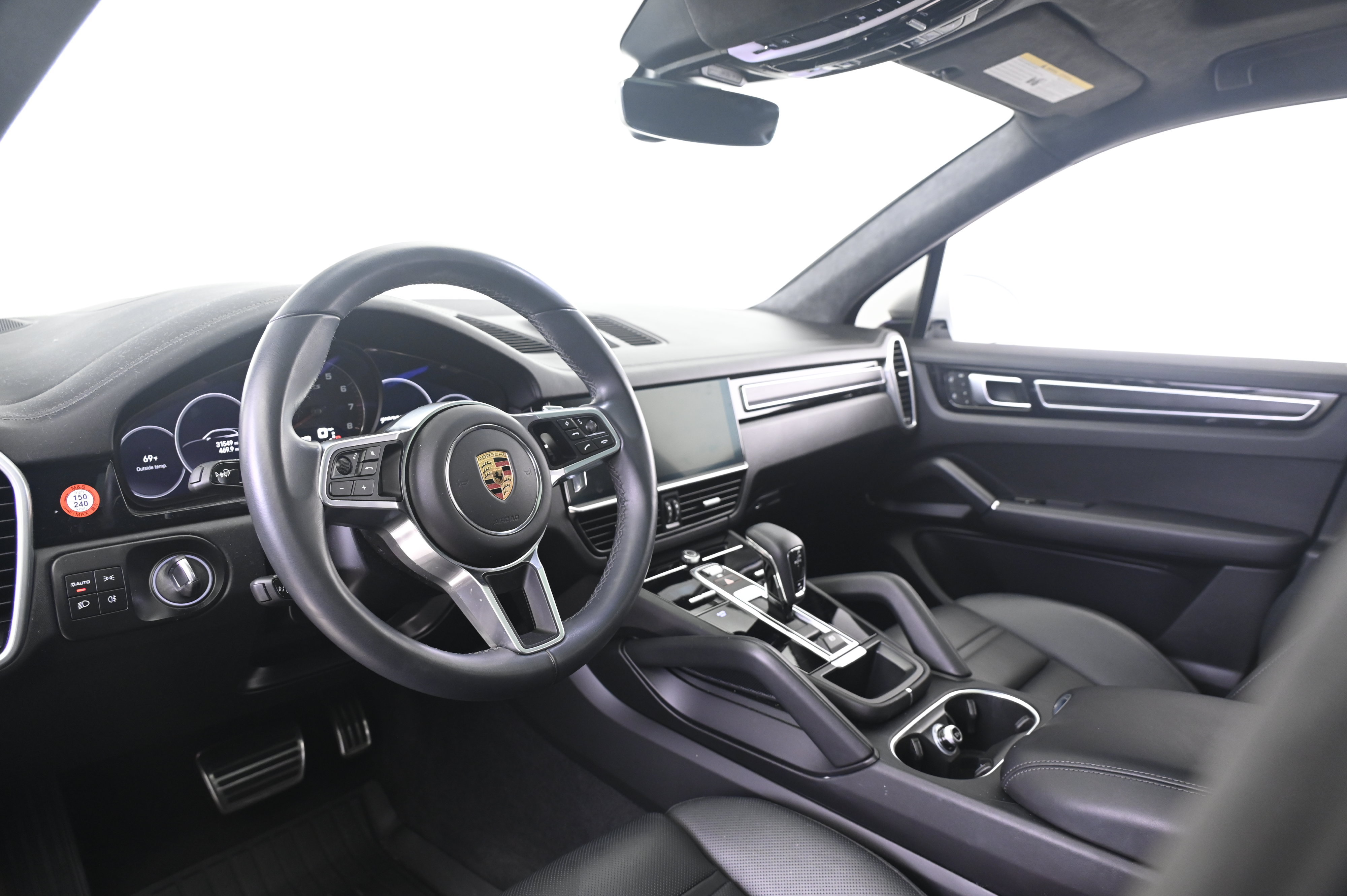 Certified 2023 Porsche Cayenne GTS AWD/4WD image 28
