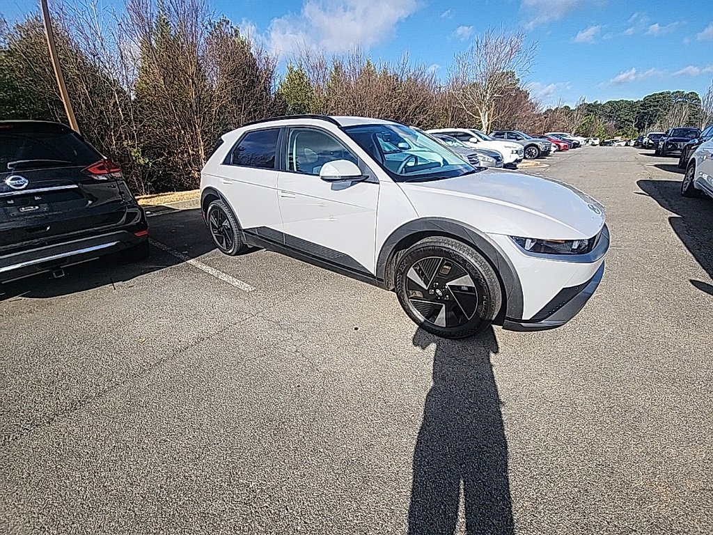 Used 2025 Hyundai Ioniq 5 SEL image 3