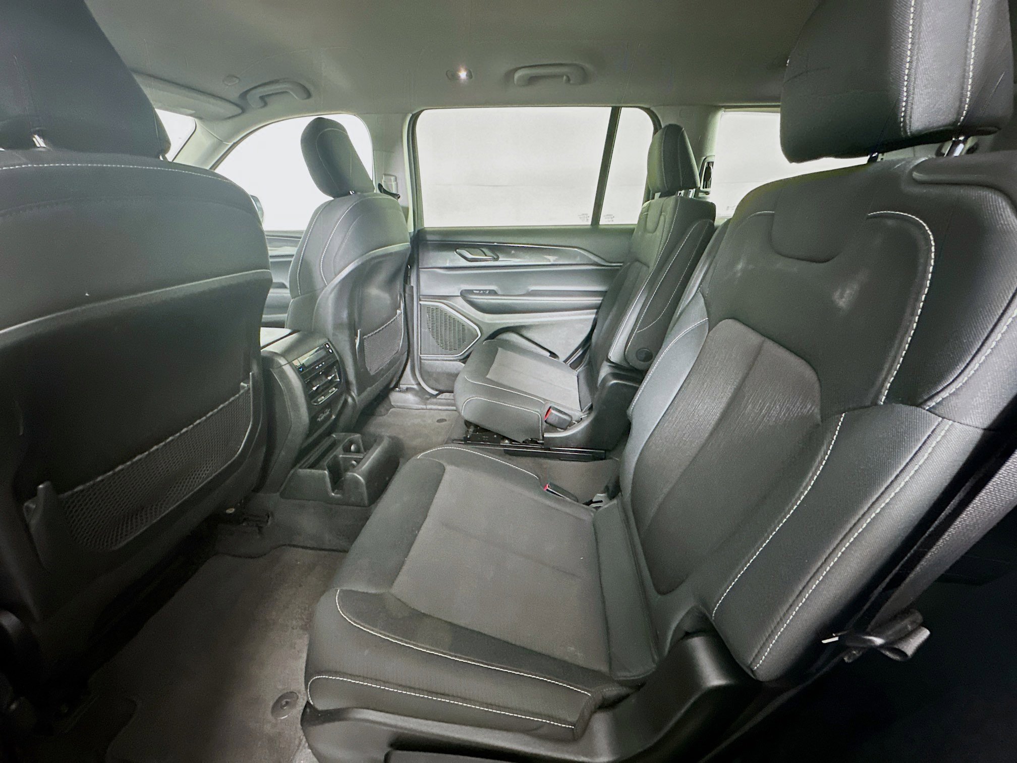 Used 2022 Jeep Grand Cherokee L Laredo w/ Luxury Tech Group I image 27