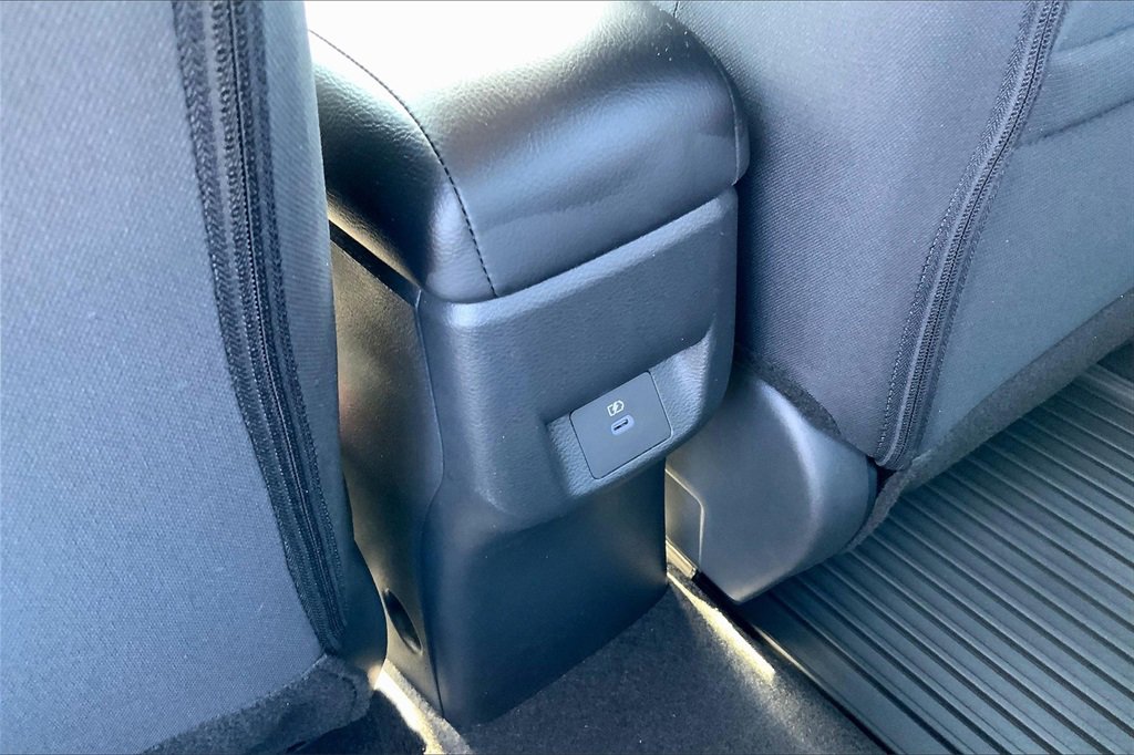 New 2025 Nissan Versa SR w/ Trunk Package image 15