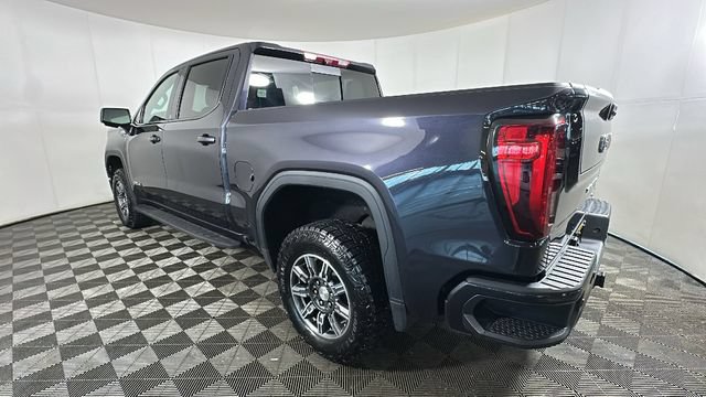 Used 2024 GMC Sierra 1500 AT4 w/ Technology Package AWD/4WD image 4