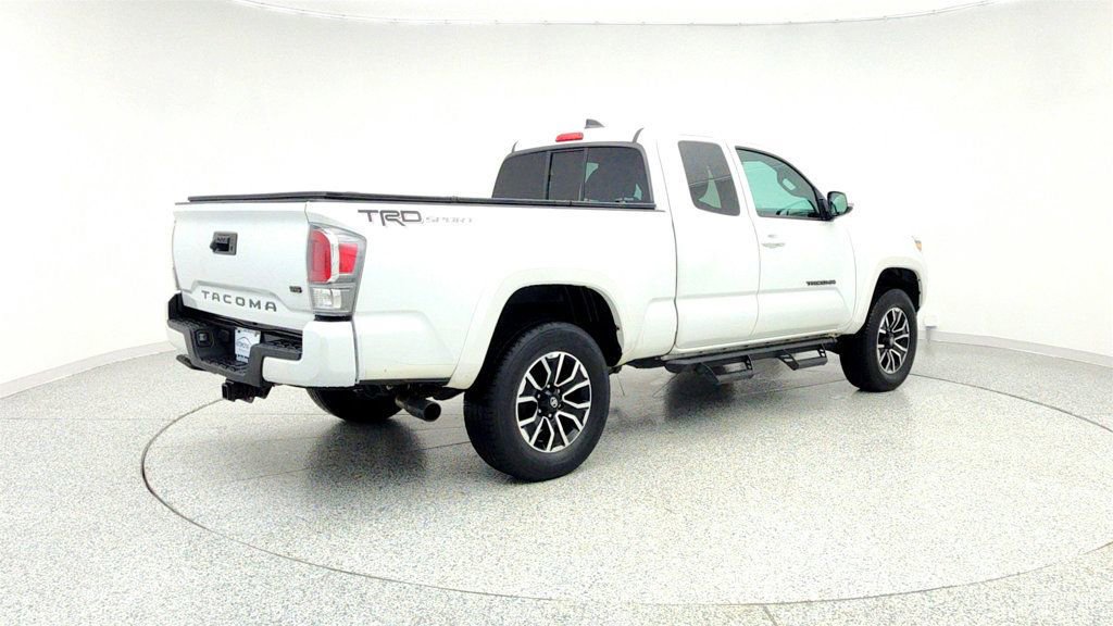 Used 2022 Toyota Tacoma TRD Sport w/ TRD Premium Sport Package image 5