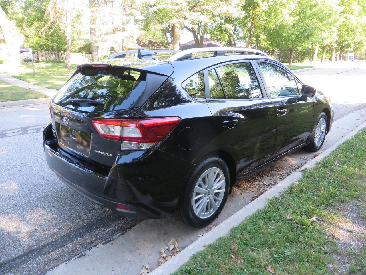 Used 2018 Subaru Impreza 2.0i Premium image 5