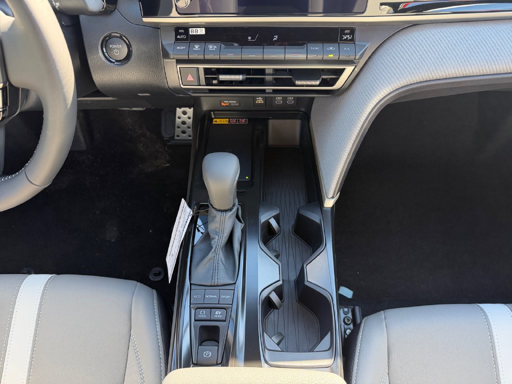 New 2026 Toyota Camry SE FWD image 11