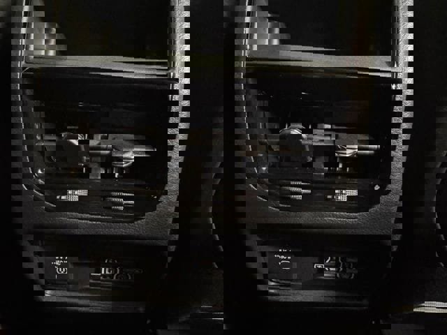 New 2025 Jeep Grand Cherokee Altitude image 19