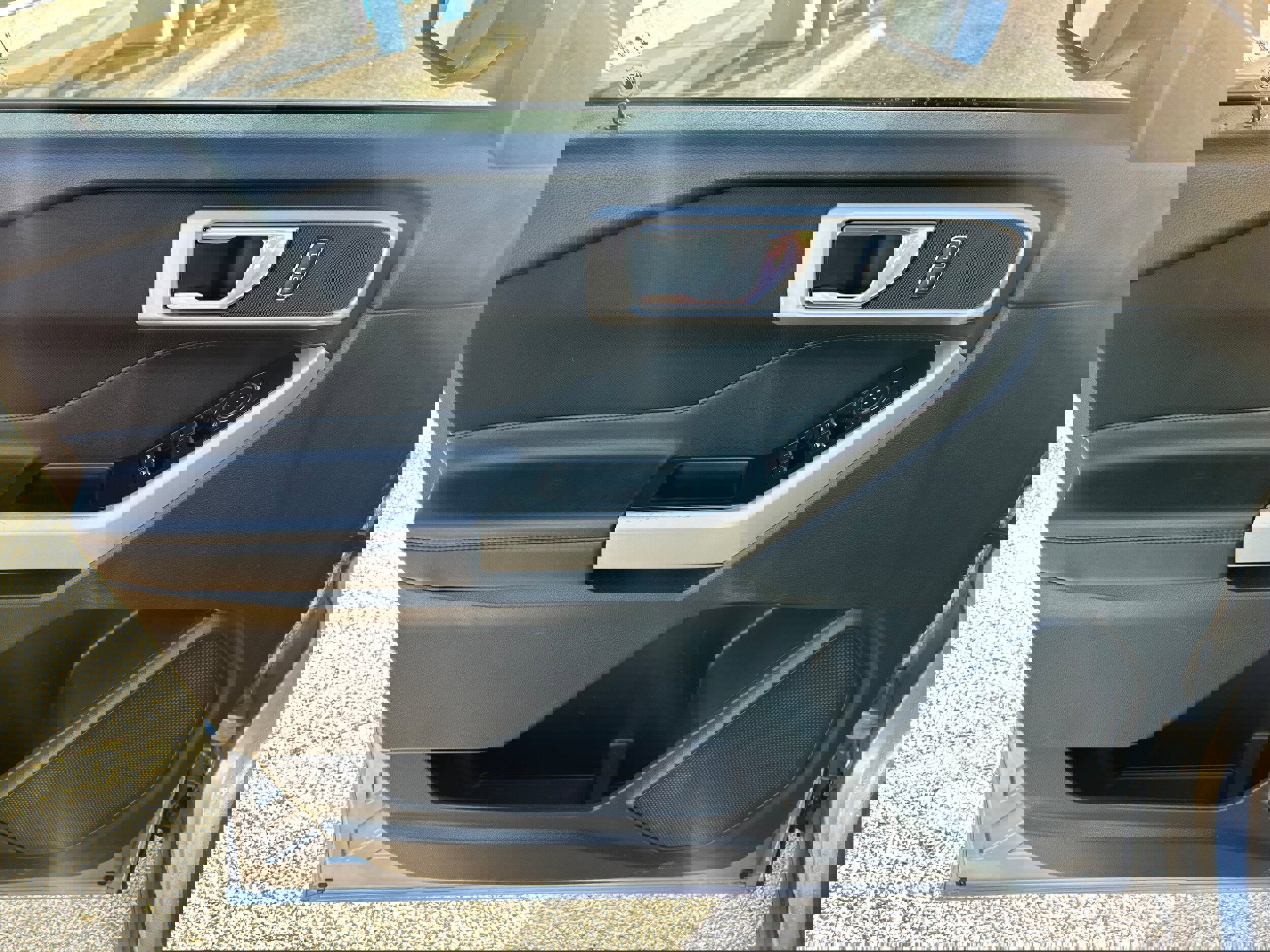 Used 2020 Ford Explorer XLT image 10