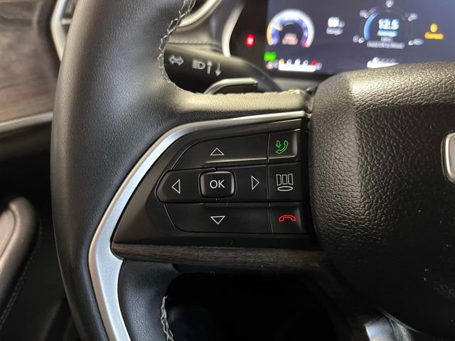 Used 2024 Jeep Grand Cherokee Limited image 22