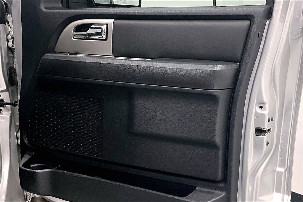 Used 2015 Ford Expedition XLT RWD image 17