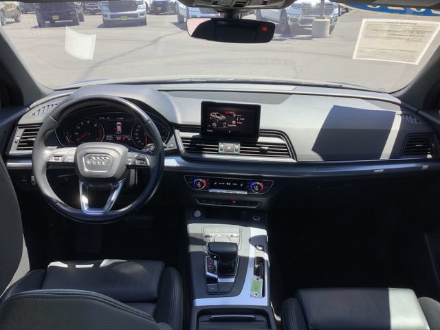 Used 2020 Audi Q5 2.0T Premium w/ Titanium Sport Package AWD/4WD image 6