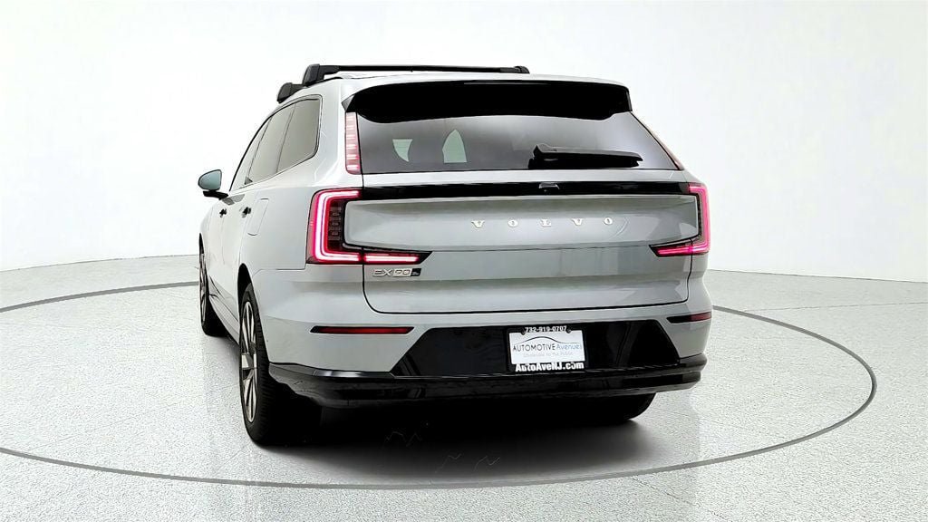 Used 2025 Volvo EX90 Ultra AWD/4WD image 6