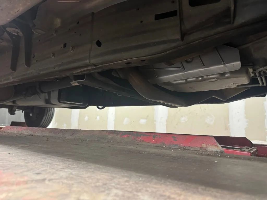 Used 2018 Chevrolet Express 2500 Extended w/ Driver Convenience Package image 29