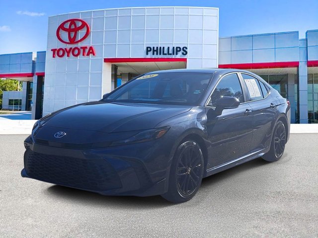 Used 2026 Toyota Camry SE image 1