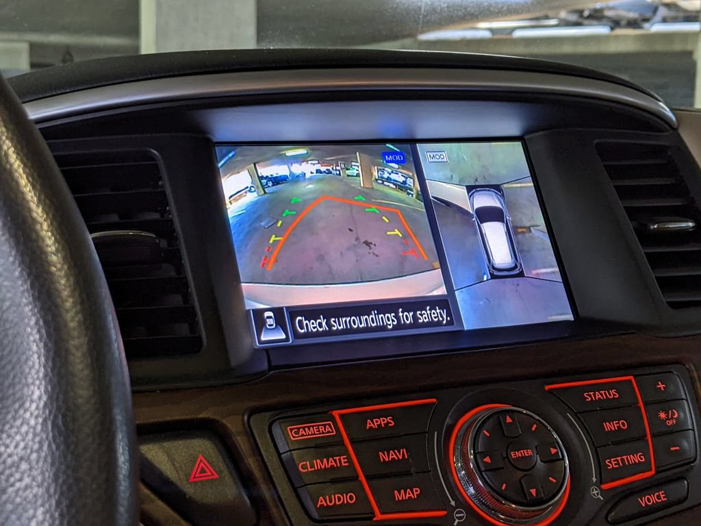 Used 2017 Nissan Pathfinder Platinum FWD image 18