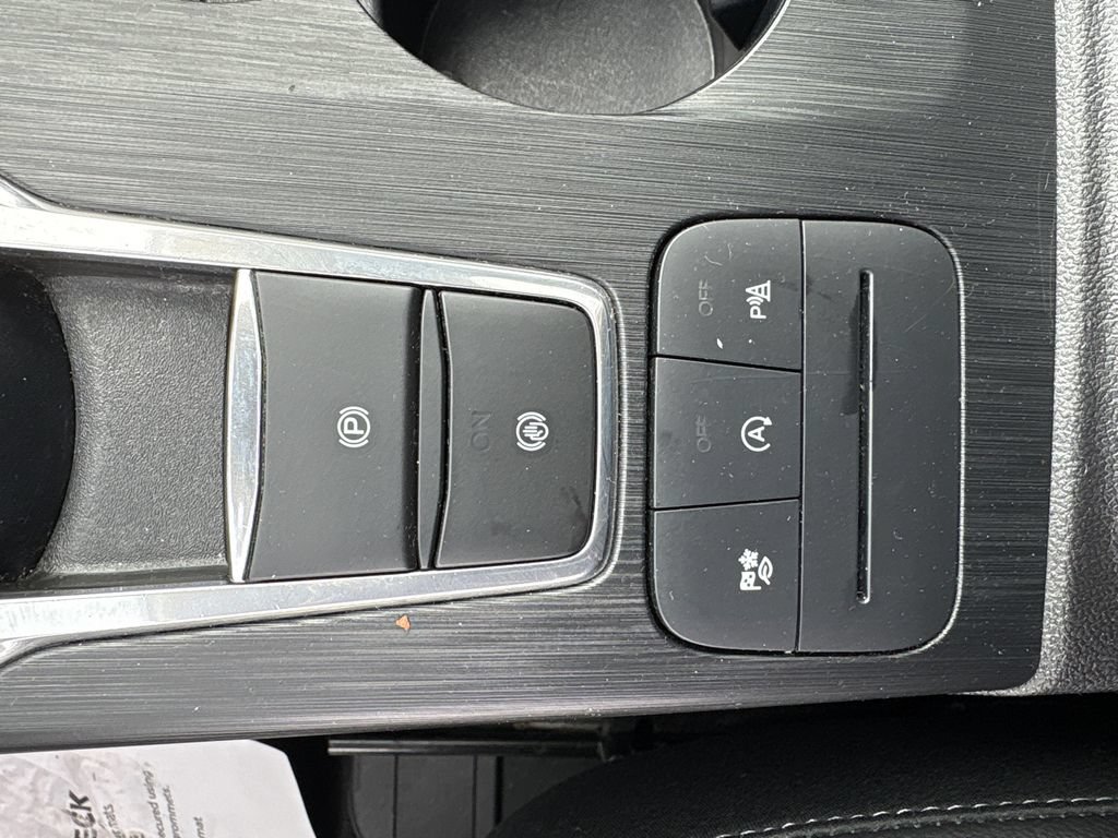 Used 2022 Ford Escape Titanium AWD/4WD image 24