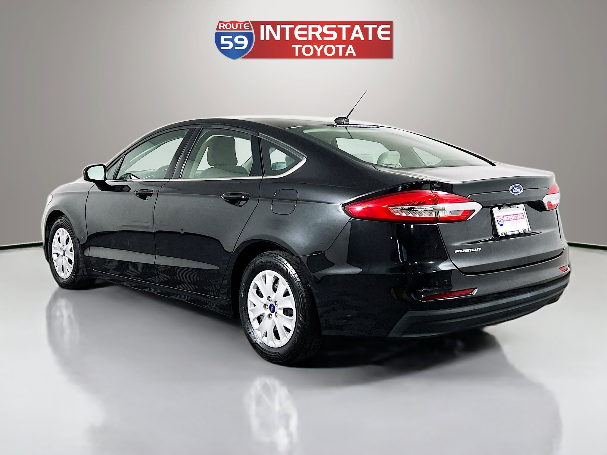 Used 2019 Ford Fusion S FWD image 5