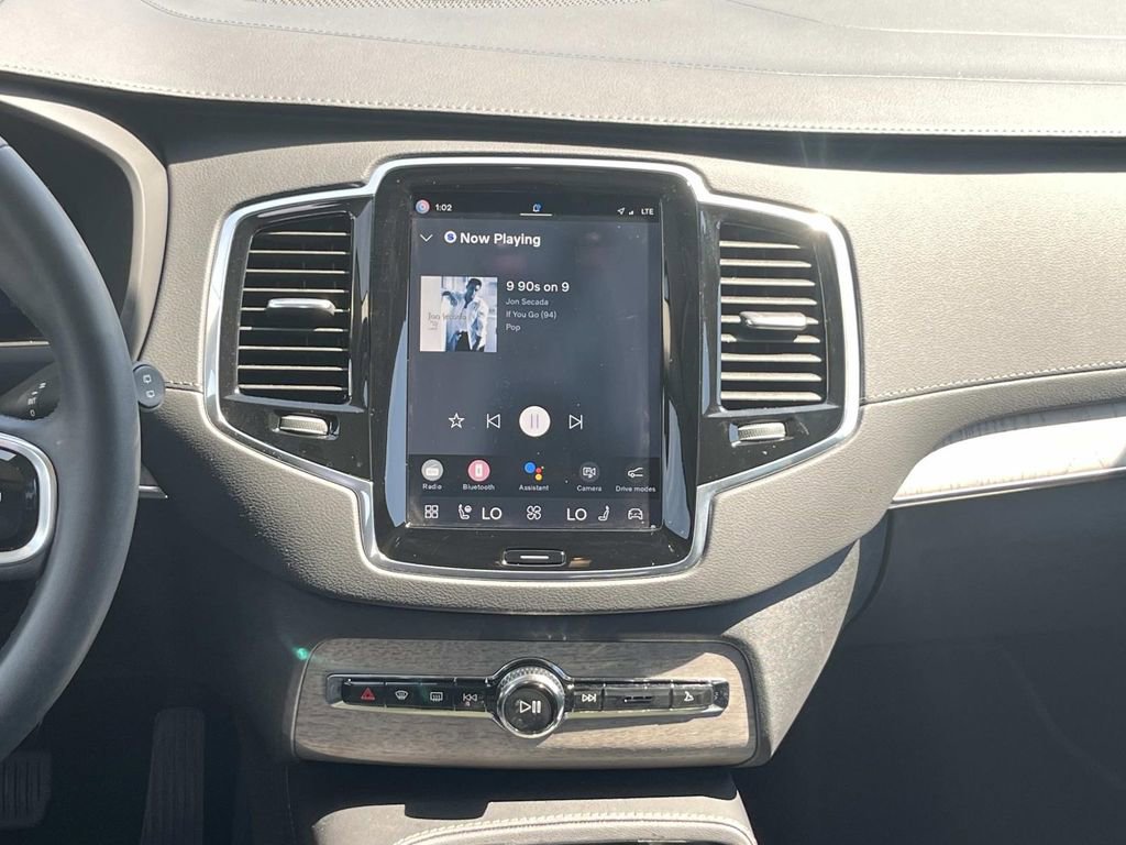 Used 2023 Volvo XC90 B6 Ultimate w/ Protection Package Premier image 16