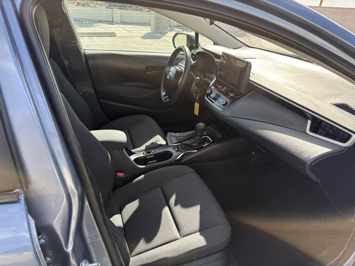 Used 2025 Toyota Corolla LE image 11
