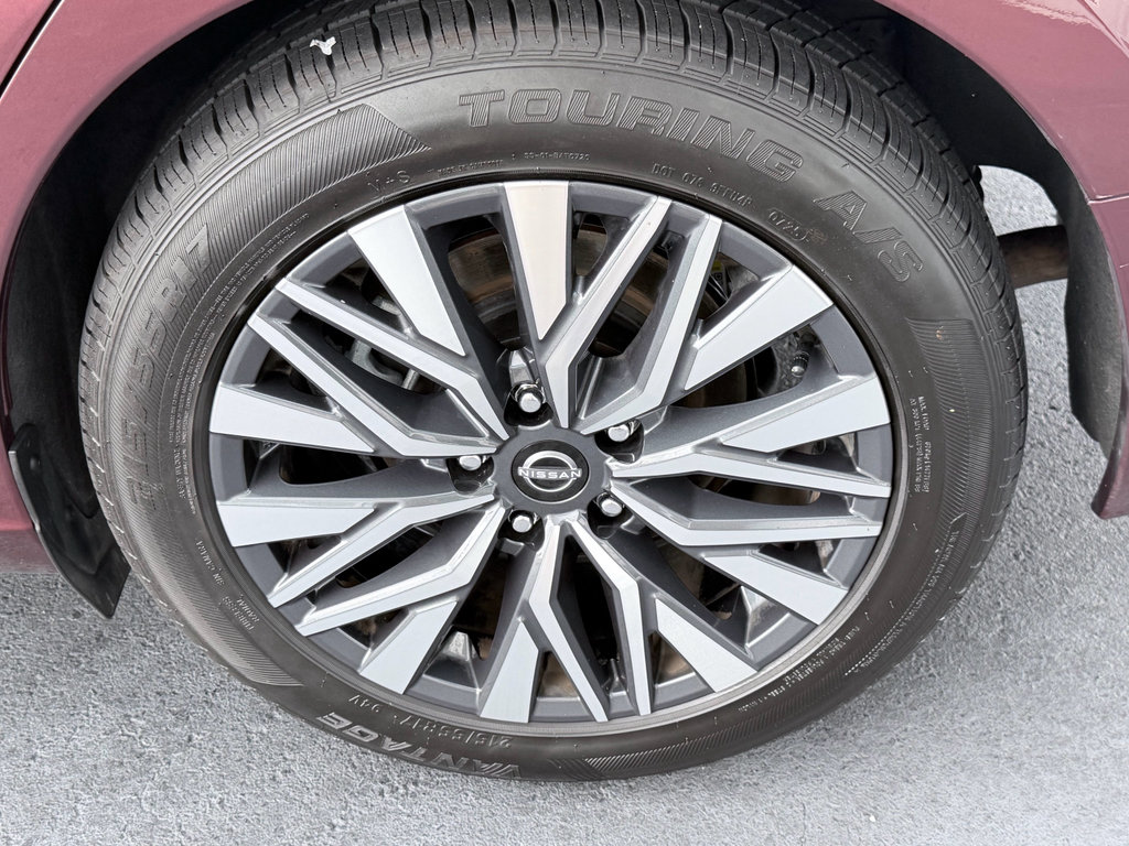 Used 2025 Nissan Altima 2.5 SV FWD image 34