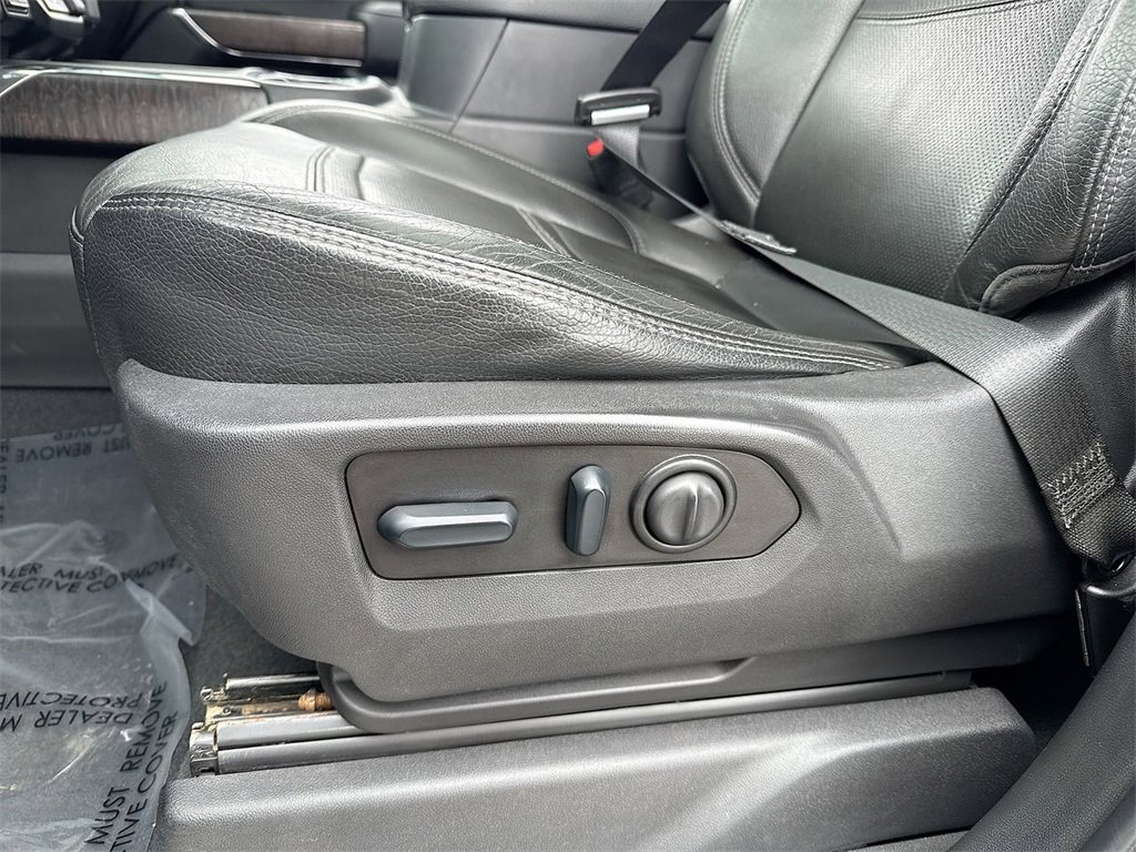 Used 2022 GMC Sierra 3500 Denali w/ Denali Ultimate Package image 12