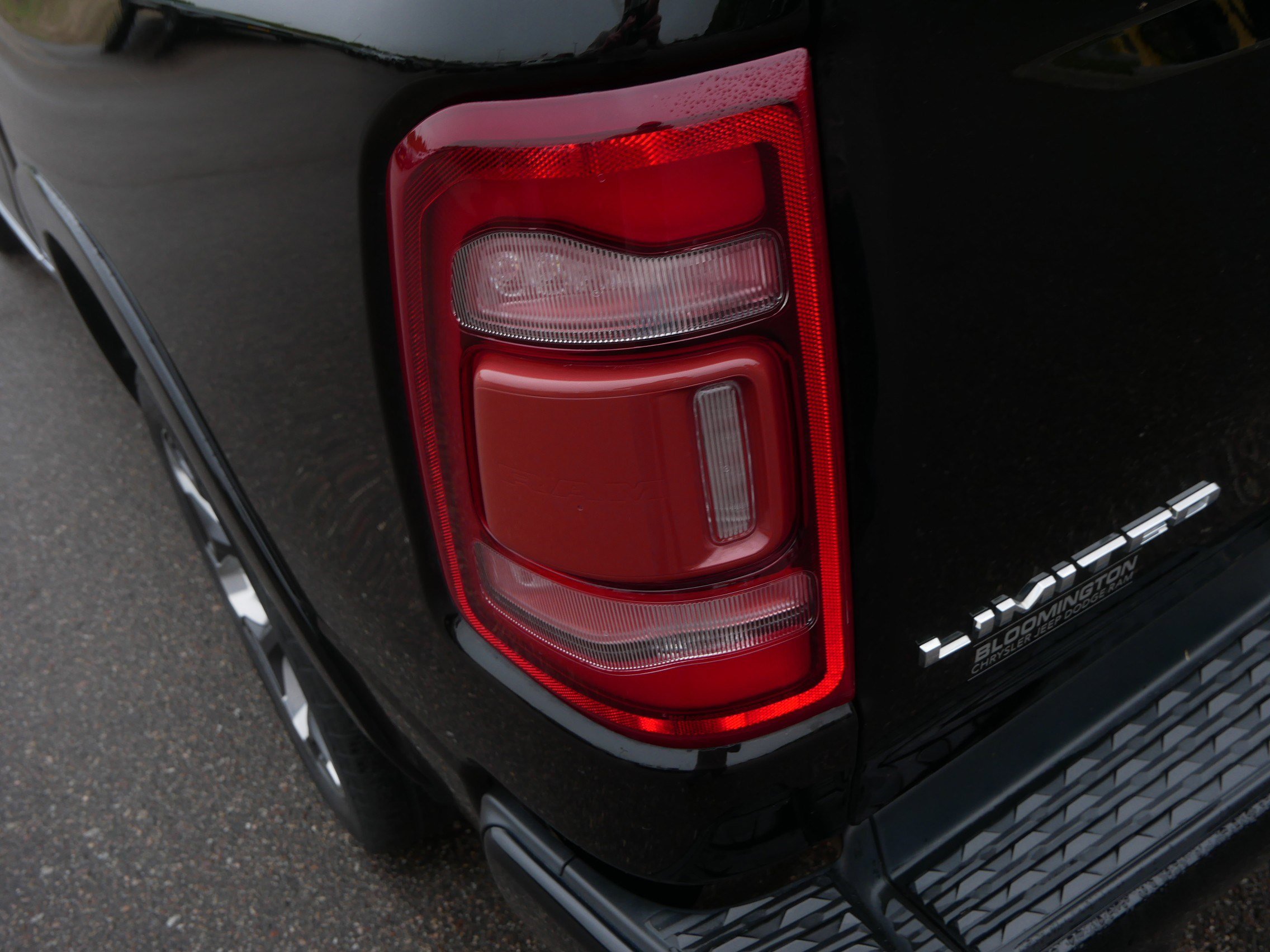 Used 2019 RAM 1500 Limited w/ Advanced Safety Group AWD/4WD image 17