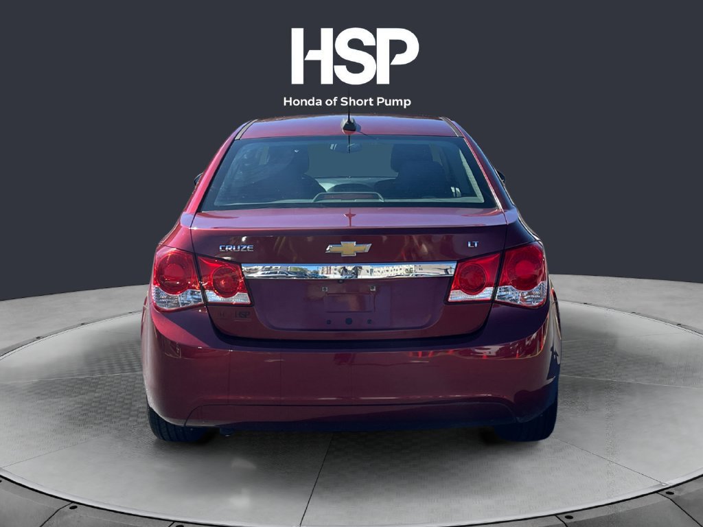 Used 2015 Chevrolet Cruze LT w/ Technology Package FWD image 4