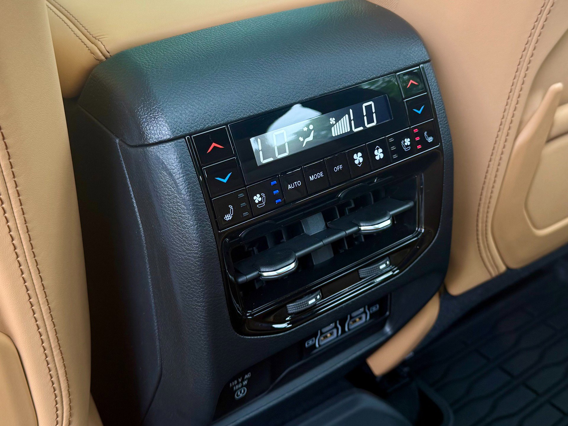 Used 2025 Jeep Grand Cherokee Summit AWD/4WD image 34