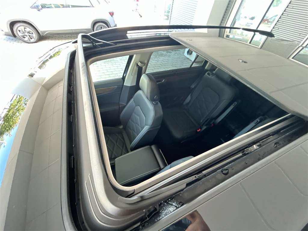New 2026 Volkswagen Atlas SE image 35